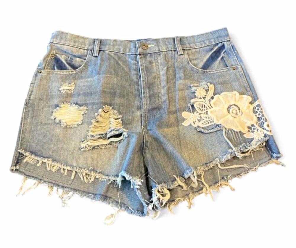 POL NWT $98 Denim Cut Off Shorts Distressed Floral Lace Appliqué Accents